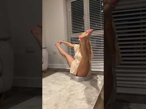 Gymnastics Flexibility_contortionist Contortionist Stretches yoga GIRL