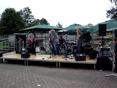 In Waves playing That Golden Rule (Biffy Clyro cover)