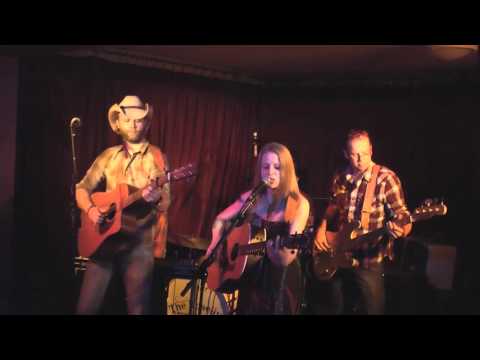 THE ROSELLYS play 'Only Way She Knows' live at The Green Note 2015