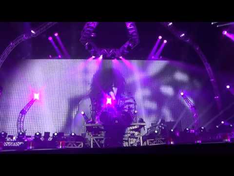 KISSONLINE EXCLUSIVE: "BLACK DIAMOND" OSAKA CASTLE JO HALL 10/21/2013