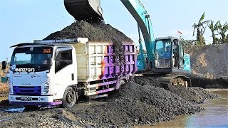 Download lagu Loading Driving Overloded Dump Truck by Kobelco SK200 Excavator Isuzu Elf NMR 71HD mp3