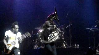 The Roots &quot;Quills/Step into this Realm&quot; - live