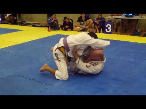 Diogo Borges vs Steve The Cowboy -  Brighton BJJ Open 2013 - Purple Adult - Light