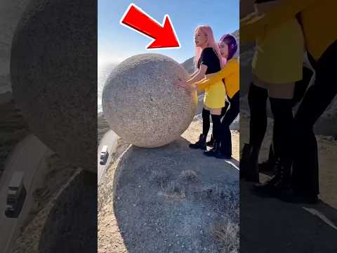 Rumi Dropped a Giant Rock to Stop Zoey’s Truck 🤯 #comedy #kpop