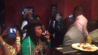 Lokua Kanza rend hommage à Papa Wemba dans Rail on