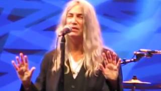 Patti Smith performing "When Doves Cry "