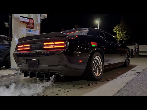 CAMMED DODGE CHALLENGER RT CUTTING UP THROUGH RUSH HOUR TRAFFIC (INSANE PULLS & BURBLES)