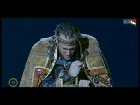 Társulat - István, a király - Oly távol vagy tőlem (Réka, István)