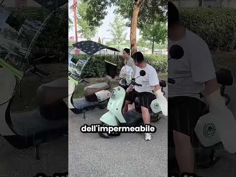 Questo ombrello ti impedirà di bagnarti in scooter 🤩