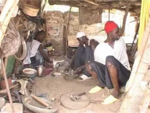 Saneex et ses pas de danse à son lieu de travail - Balla Maissa