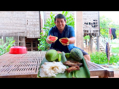 Rain stop me there at Puk Russey Village | Dinner at Grandma's home