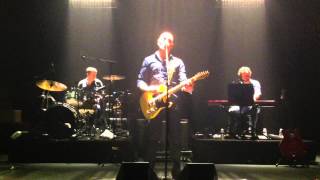 Dominique A. - Parfois, J'entends Des Cris (extrait) (Nice, 03.04.2013)