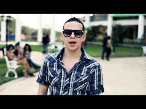 Amiga con privilegio HD Mr Chris Official Video.mp4