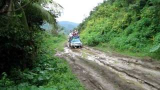 preview picture of video 'How to Drive Through Mud in the Philippines'