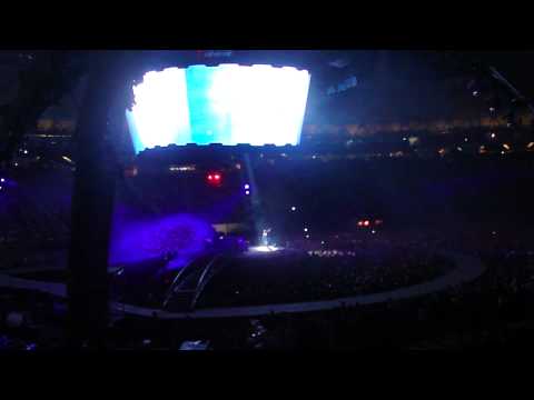 U2 - Beautiful Day - ao final. 2011-03-30 em LA PLATA M4H04603.MP4