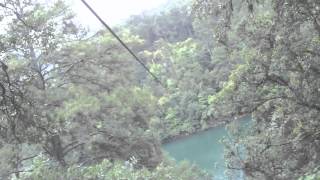 preview picture of video 'Tirolesa en Lago Zirahuen, Michoacan - 1/5'
