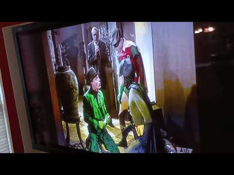 Riddler Serves Batman