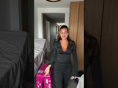 Si elle trouve la destination et elle arrive à préparer sa valise en 1 minute on part en vacances 😱