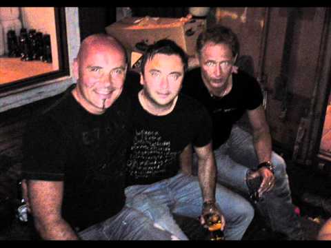 Värmlandspojkarna, Ut med (party)båten