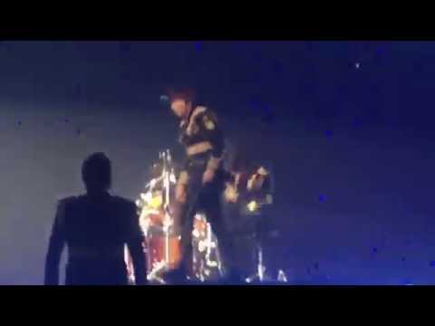 150110 SS6 BKK Day 1 - Sorry Sorry Heechul on drums with Le