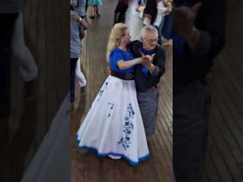 no clube dos idosos de Marquinho no Paraná.Brasil. #shotrs #baile #dancarinos