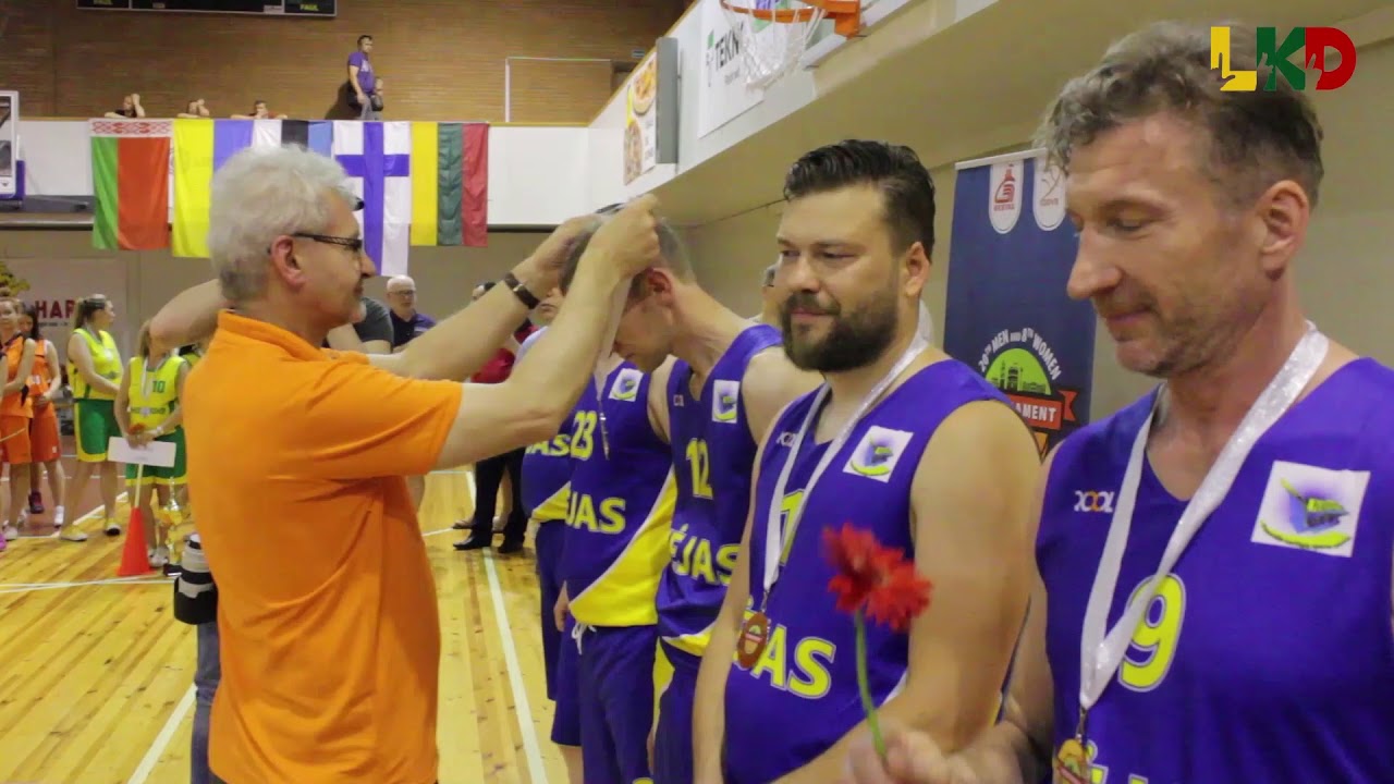 Akimirkos iš Tarptautinio kurčiųjų moterų, vyrų veteranų krepšinio turnyro.