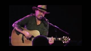 Upper Classes Auteurs LUKE HAINES