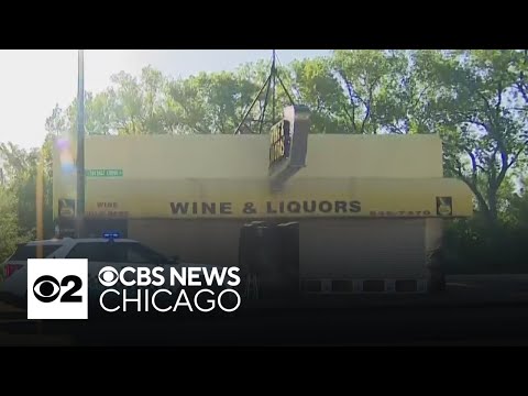 Thieves target Far South Side liquor store in crash-and-grab burglary