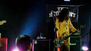 D.D.G = DrinkDrunkGrunge - Emotional Cockroach (Tad cover)