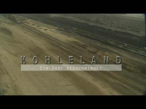 Kohleland  Ein Dorf verschwindet  . Braunkohle Tagebau in der Lausitz. Verwüstung der Landschaft.