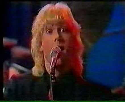 Gyllene Tider - Det hjärta som brinner (live 1981) //www.gyllenetider.com