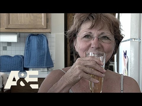 Grandma Sandi's Drinking Addiction Result of Unstable Family Life | Intervention | A&E