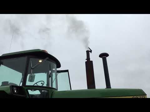John Deere 4430 & 4440 cold start compilation