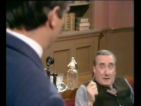 A Family At War S03E09