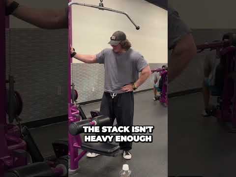 Sam shares story and does lat pulldowns|Spring Bulk Day 185- Back @sam_sulek #samsulek #reels #viral