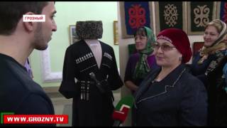 Десятки чеченских мастеров выставили свои работы в комплексе Славы им. Ахмата-Хаджи Кадырова 