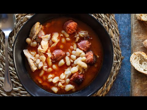 Easy 5 Ingredient Spanish Chicken Chorizo Dinner - YOU WILL LOVE this recipe!