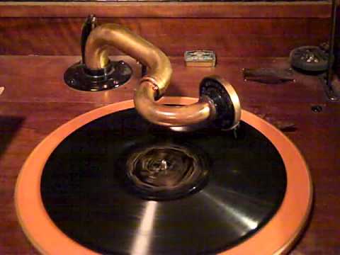 HERMAN KENIN'S AMBASSADOR HOTEL ORCH. - BUILDING A NEST FOR MARY - ROARING 20'S VICTROLA 8-30