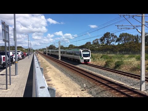 Transperth B-series train at Warnbro Station