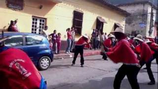 preview picture of video 'Inicio del desfile de las comparsas de San Benito'