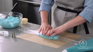 Hack for Changing Frosting Colors in a Decorating Bag | Pampered Chef