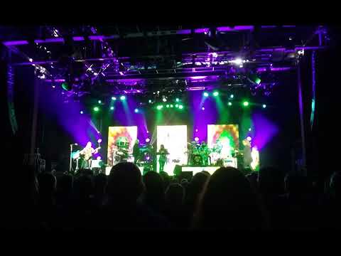 Yes Live: 6/21/22 - London - Jon Davison introducing Wonderous Stories