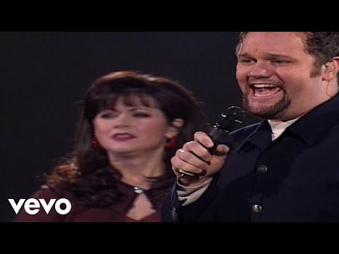 Bill & Gloria Gaither - Jesus Saves [Live] ft. Candy Christmas, David Phelps