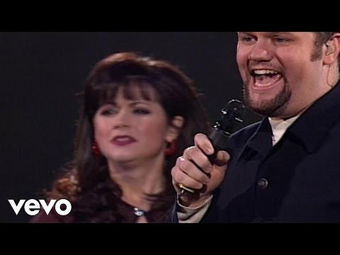 Bill & Gloria Gaither - Jesus Saves [Live] ft. Candy Christmas, David Phelps