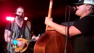 Steve Earle &amp; the Dukes &quot;Galway Girl&quot;--&quot;Mystery Train Part II&quot;-- &quot;Harlan Man&quot; 20 December 2017