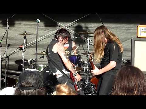 Bloodlights - New England / Simple Pleasures @ Rock im Wald , Neuensee 29.7.2017