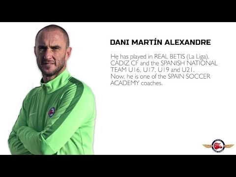 How to play as a stricker by Dani Martín, Spain Soccer Academy coach