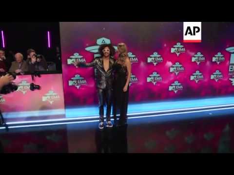 Miley Cyrus, Katy Perry, Will Ferrill among those on carpet for MTV EMAs