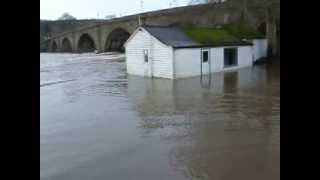 preview picture of video 'River Tay Flooding Dunkeld Highland Perthshire Scotland'