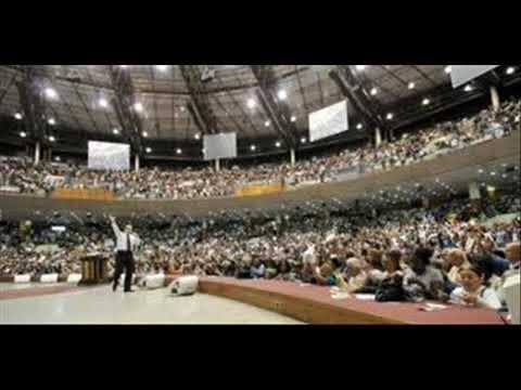 Há Unção neste Altar. Márcio e Bispo Fernando Vassoler